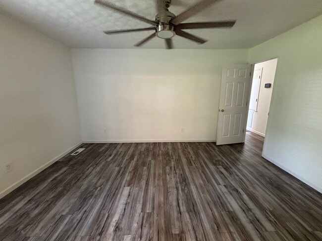 Building Photo - 6421 Orchard View Ln