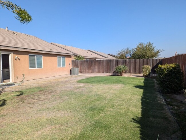 Building Photo - Beautiful 3 Bedroom, 2 Bathroom Home in So...