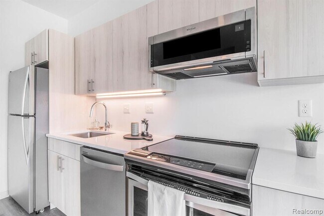 Building Photo - 7410 Kercheval Ave