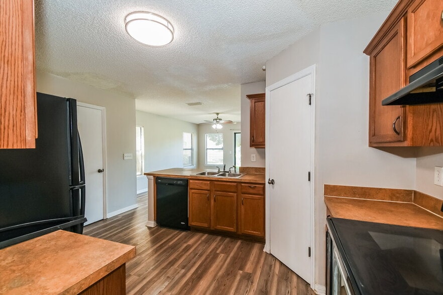 Building Photo - 7753 Highchair Ln