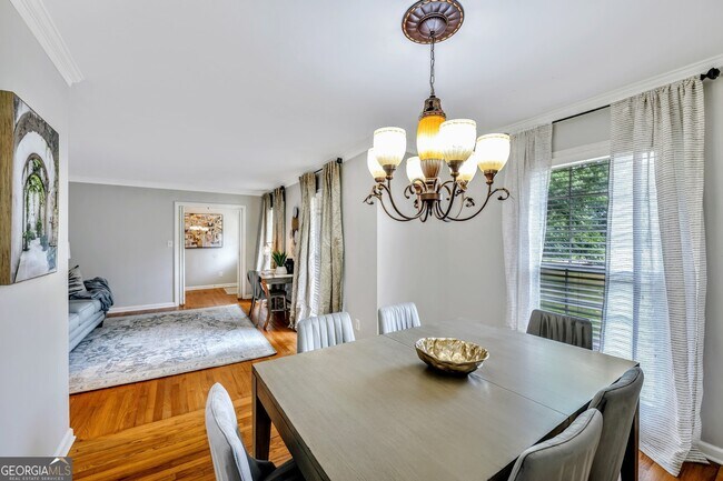 Building Photo - 801 Mockingbird Ln