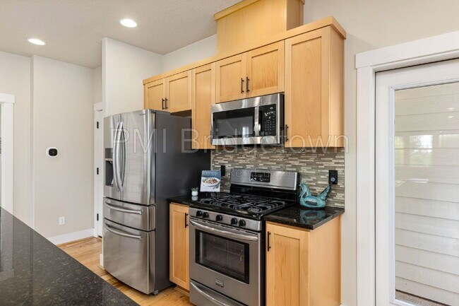 Building Photo - 14780 NW Hydrangea Ct