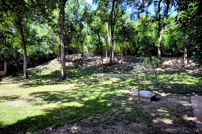 Building Photo - 4024 Inwood Rd