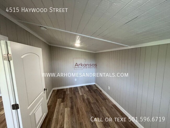 Building Photo - 4515 Haywood St