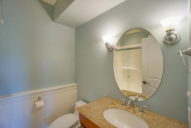 Building Photo - FOUR BEDROOM HOUSE IN LACAMAS SHORES WINTE...