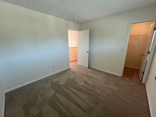 Building Photo - 1513 Clarendon Way