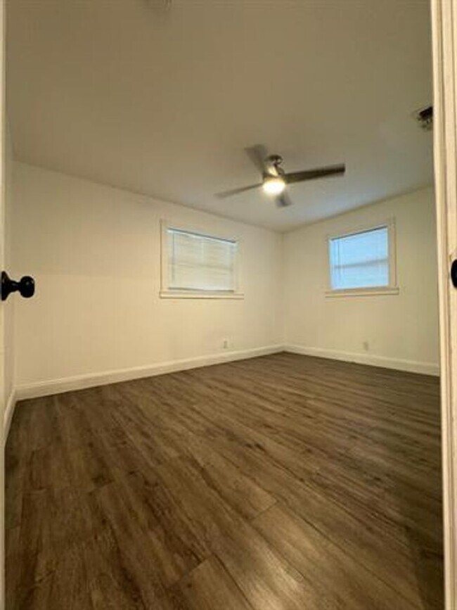 Building Photo - 9422 SW 51st St # 1-2, Cooper City, FL 33328