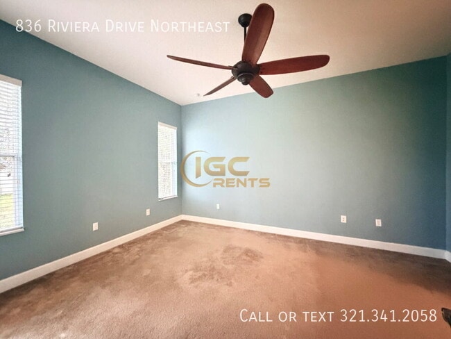 Building Photo - 836 Riviera Dr NE