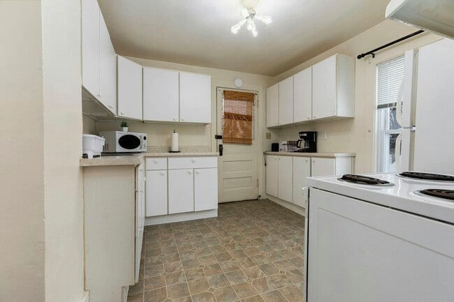 Building Photo - 511 S 3rd St