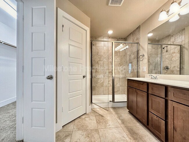 Building Photo - 3908 Ashton Dr