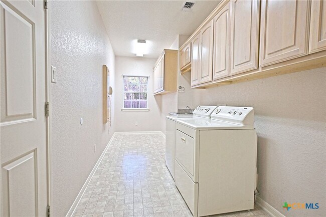 Building Photo - 2725 Diamond Trail