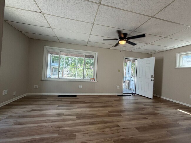 Building Photo - 3644 W 47th St