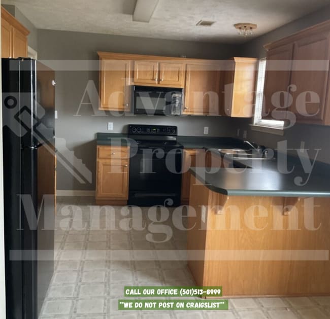 Primary Photo - 2730 York Ln