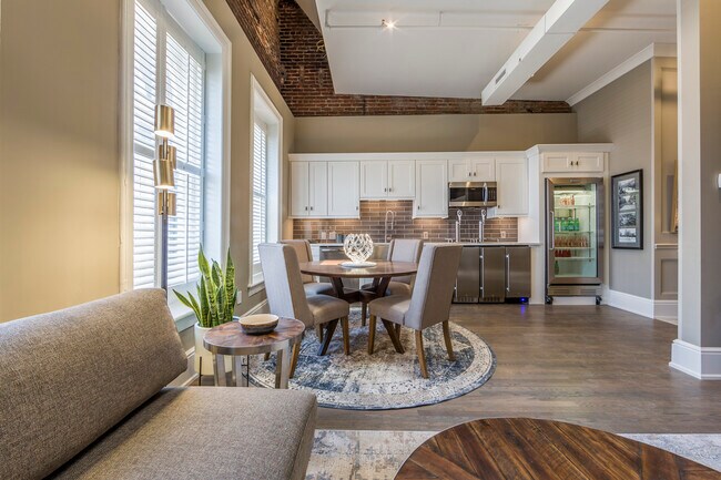 Building Photo - 227 W Fayette St