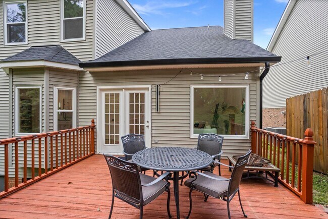 Building Photo - 1009 Elmshade Ln