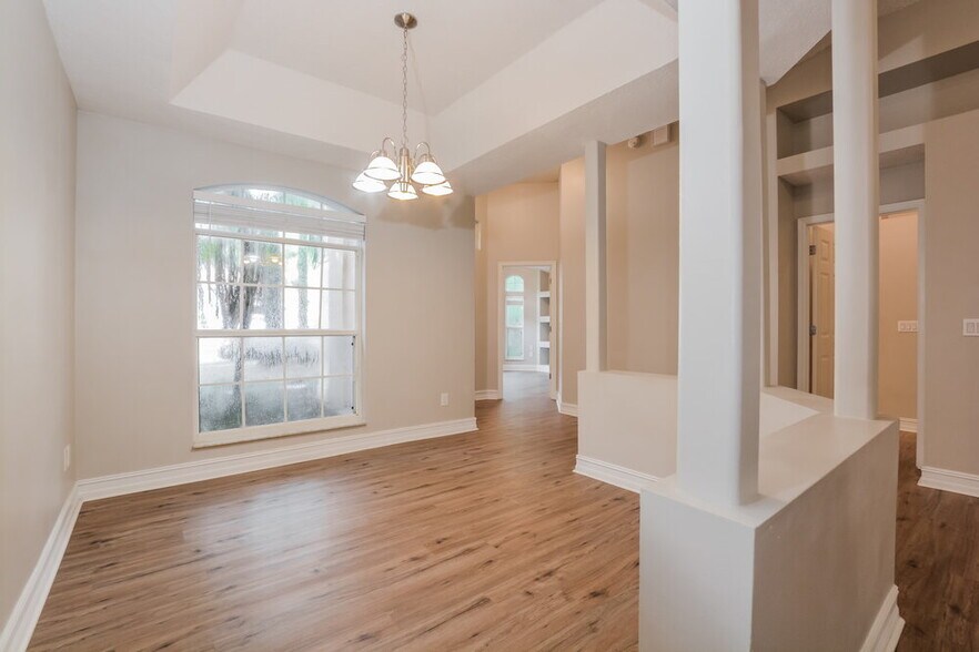 Building Photo - 2082 Petit Ct