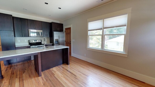 Building Photo - Beautiful Renovated Duplex in Wilmore!