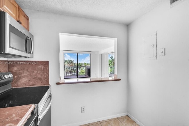 Building Photo - 13499 Biscayne Blvd