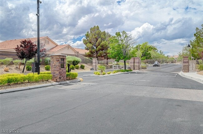 Building Photo - 8749 Horizon Wind Ave