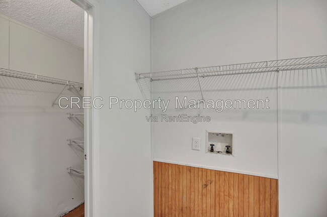 Building Photo - 405 Vine St