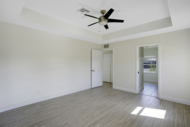 Building Photo - 2652 SW 29th Ave
