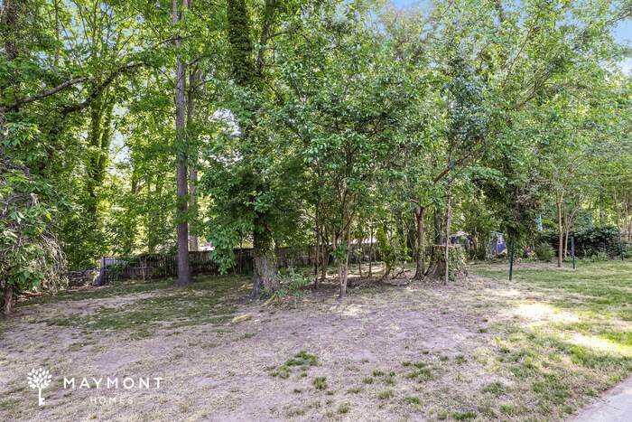 Building Photo - 2616 Shady Lawn Dr