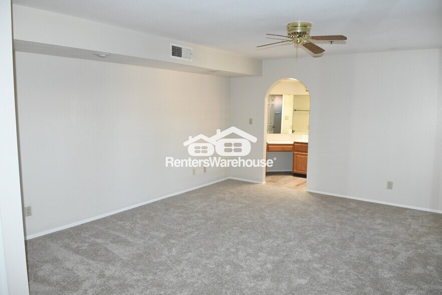 Building Photo - 6945 E Cochise Rd