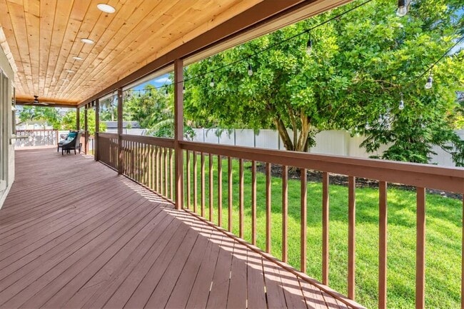 Building Photo - 630 Pinta Dr