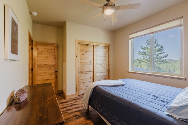 Building Photo - 642 Twincreek Cir