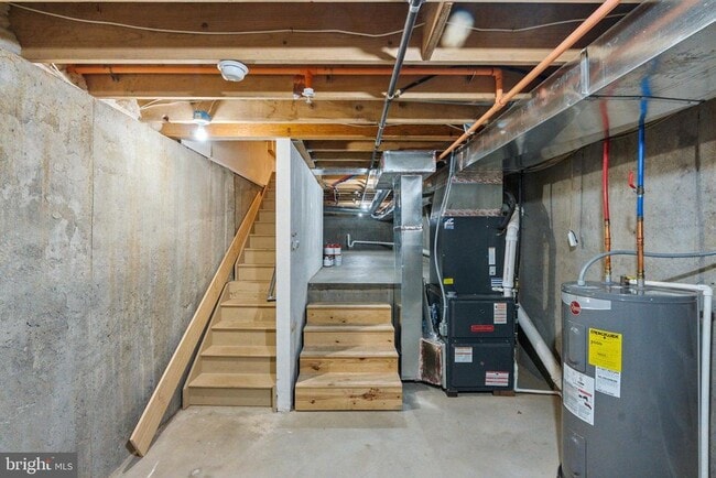 Building Photo - 719 E Thompson St