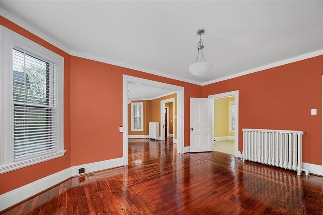 Building Photo - 22 Sycamore St