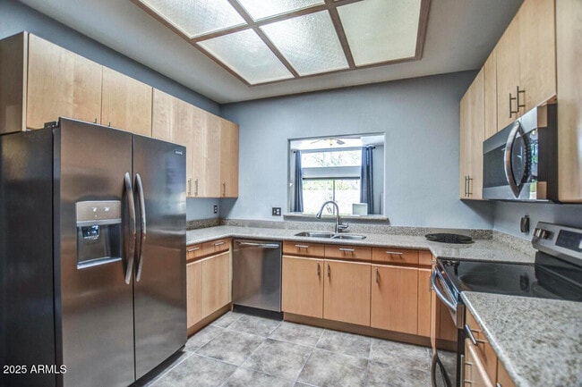 Building Photo - 11760 E Clinton St