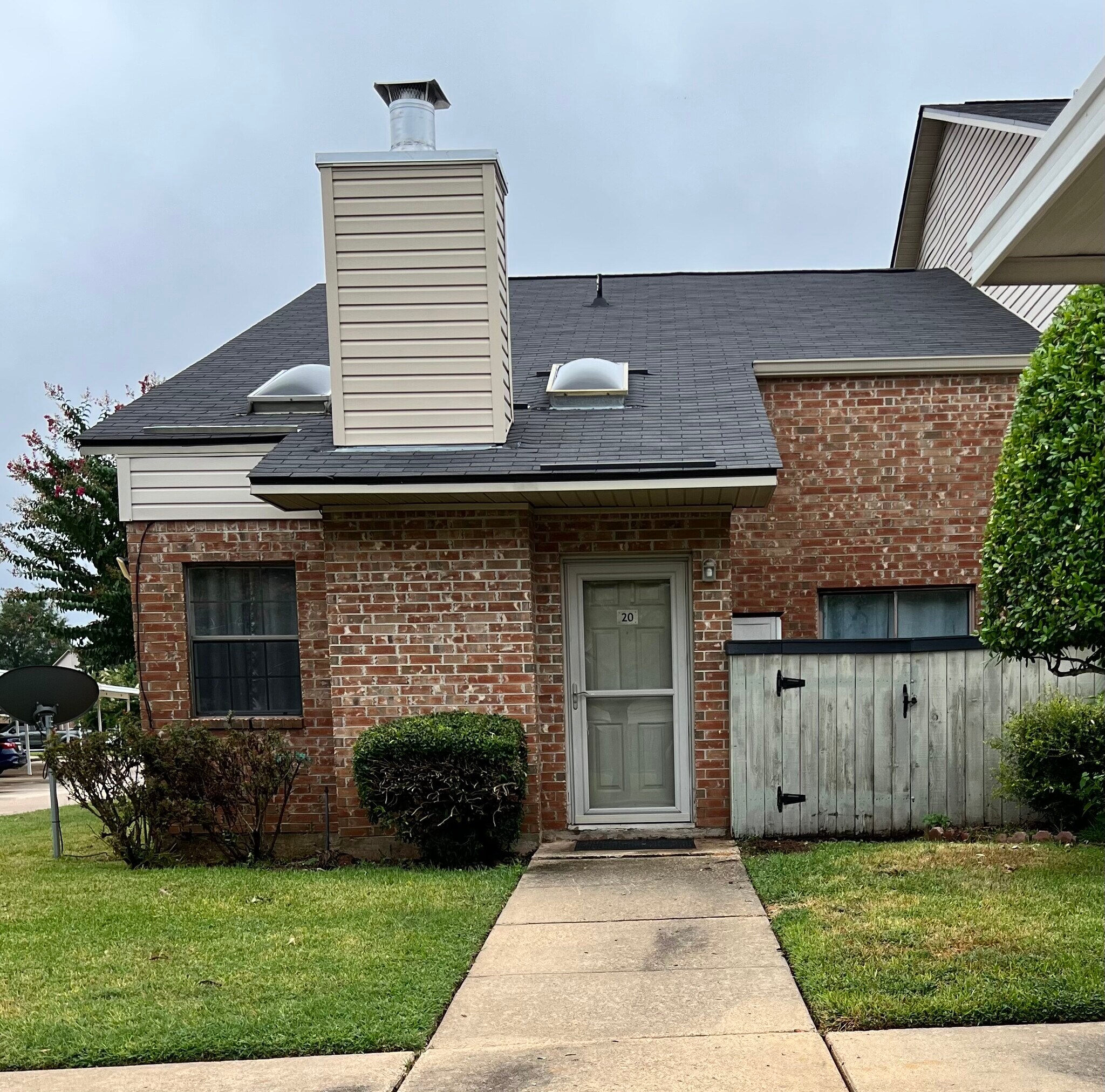 Building Photo - 3636 Greenacres Place Dr