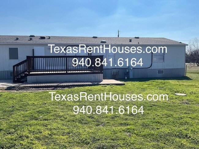 Building Photo - TIRED OF THE CITY LIFE?  6 Acres Petrolio ISD