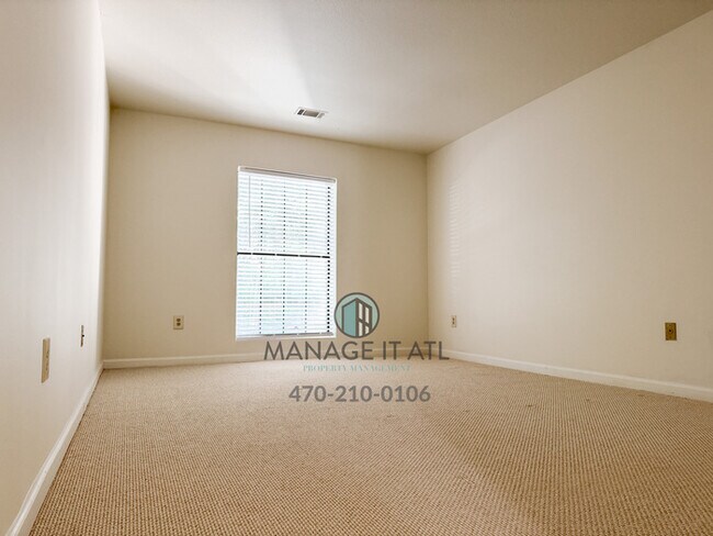 Building Photo - 2 bedroom condo in Atlanta in gated community