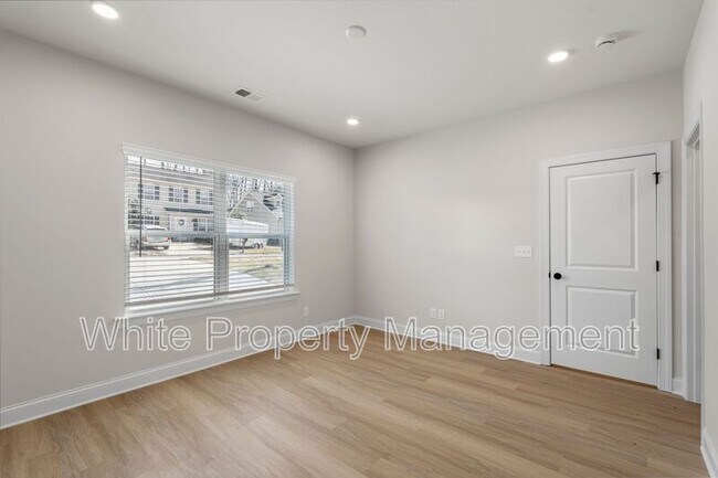 Building Photo - 7805 Shadow Lawn Rd