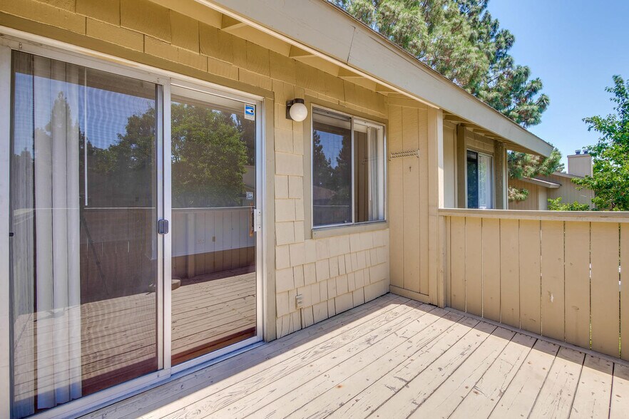 Building Photo - 46872 Fernald Cmn