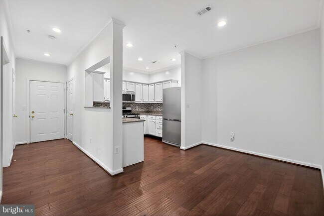 Building Photo - 12016 Taliesin Pl