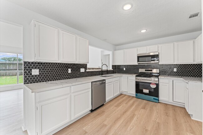 Building Photo - 17527 Hamilwood Dr