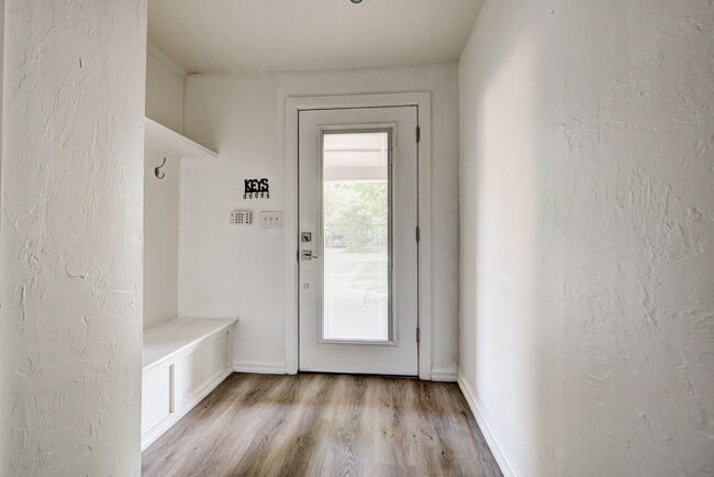 Building Photo - 1222 Camden Way