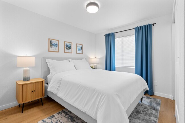 Building Photo - B Street