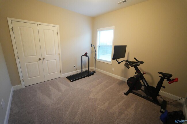 Building Photo - 204 Joan Cir