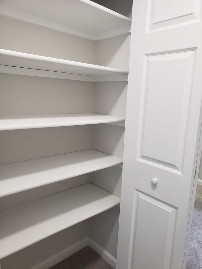 Building Photo - Very nice 3 Level in Fredericksburg!