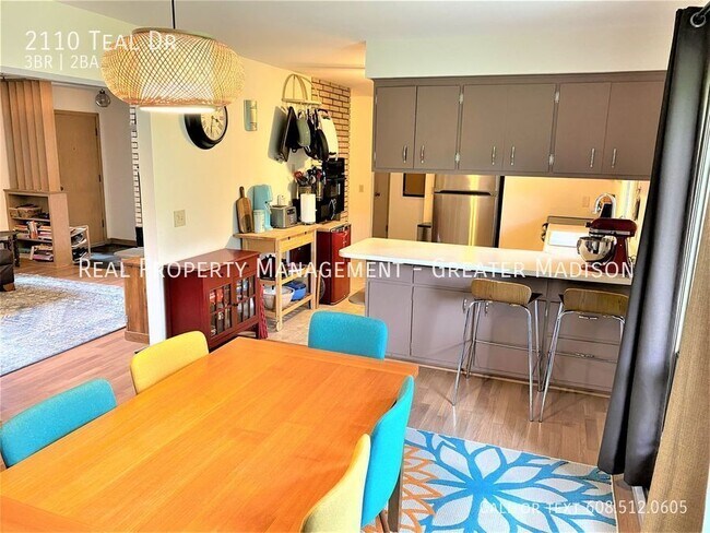 Building Photo - 2110 Teal Dr