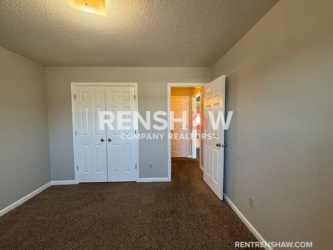 Building Photo - Text the Leasing Team at 901-820-4367 to S...