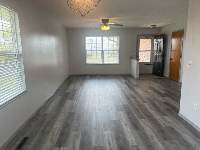 Building Photo - 898 N 22nd St