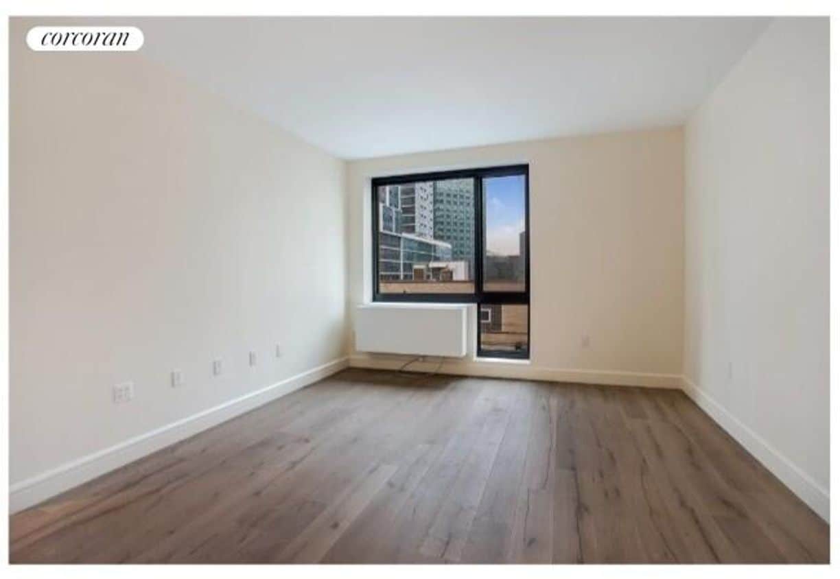 Building Photo - 25-21 43rd Ave