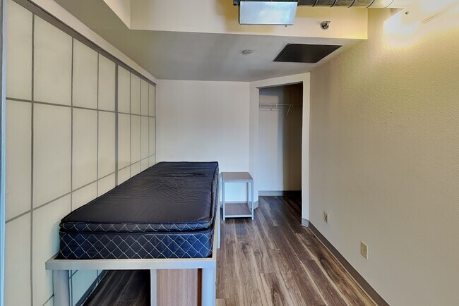 Building Photo - 119 Stanton Ave