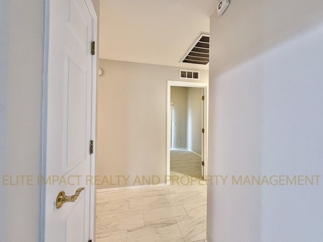 Building Photo - 7285 E Chelsie Kaye Ln