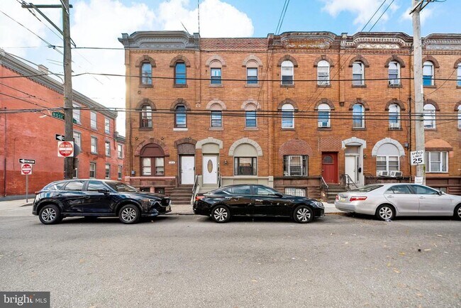 Building Photo - 1418 W Ritner St